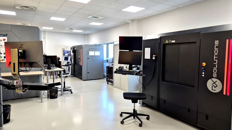 Salle machines pour la prestation tri radiographique rayon X. Locaux RX Solutions industriels