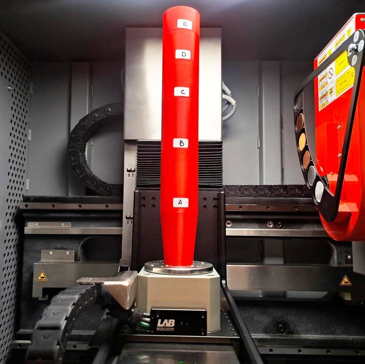 Sample loader with 3D-printed holders 