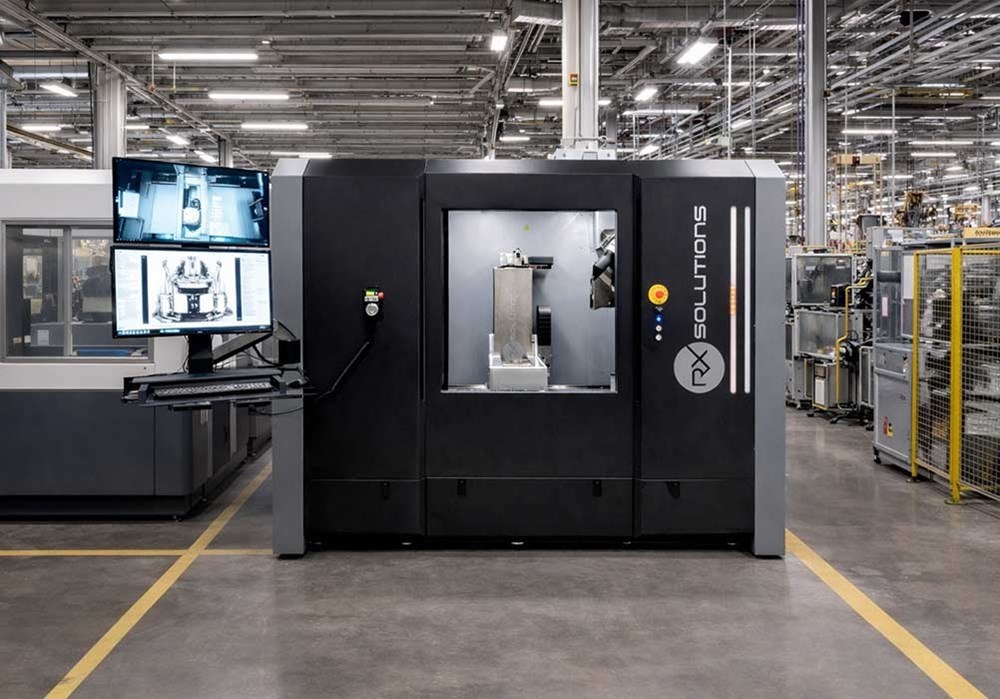 Des configurations adapt&eacute;es &agrave; chaque besoinVersion FAB : la performance en productionLa version FAB optimise l'exploitation du tomographe pour le contr&ocirc;le en production, avec des interfaces et automatisations d&eacute;di&eacute;es aux op&eacute;rateurs. Pens&eacute;e pour s'int&eacute;grer aux cadences industrielles, elle permet des inspections rapides et fiables directement sur ligne, sans n&eacute;cessiter d'expertise pouss&eacute;e en tomographie de la part des &eacute;quipes.&nbsp;D&eacute;couvrir la FAB Series&nbsp;