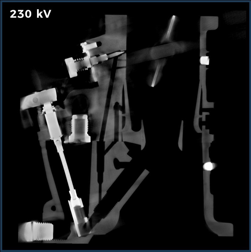Reconstruction X-Act carburateur - Scan 230 kV<br><br><strong><br></strong>-image