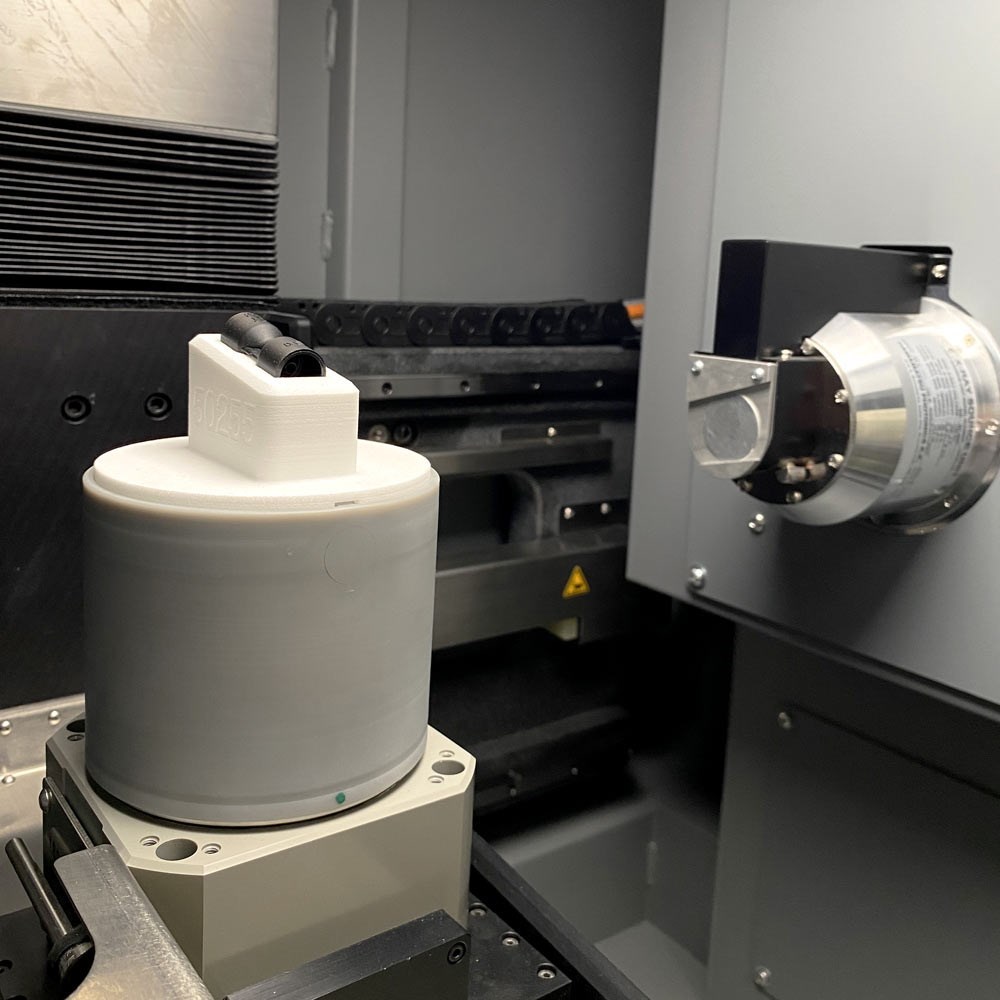 Comment Parker Hannifin a automatis&eacute; son contr&ocirc;le qualit&eacute; gr&acirc;ce &agrave; la tomographieL&rsquo;installation d&rsquo;un syst&egrave;me de tomographie industrielle chez Parker Hannifin a clairement r&eacute;pondu aux besoins initiaux d'acc&eacute;l&eacute;ration et de simplification des contr&ocirc;les de pi&egrave;ces, en allant m&ecirc;me plus loin gr&acirc;ce au d&eacute;veloppement en commun d&rsquo;une UI via API afin d&rsquo;accompagner au quotidien les op&eacute;rateurs dans leur mission de qualification produit. ​D&eacute;couvrir la success story Parker Hannifin